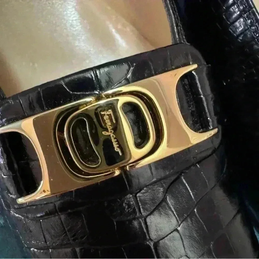 Salvatore Ferragamo Womens 10 heels Black Leather Croc Emboss Shoes gold buckle - Picture 12 of 13